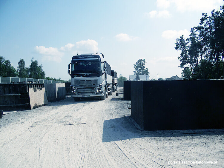 Transport szamb betonowych  w Żarach